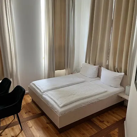 Loewenthor&hotel Hahn 3*